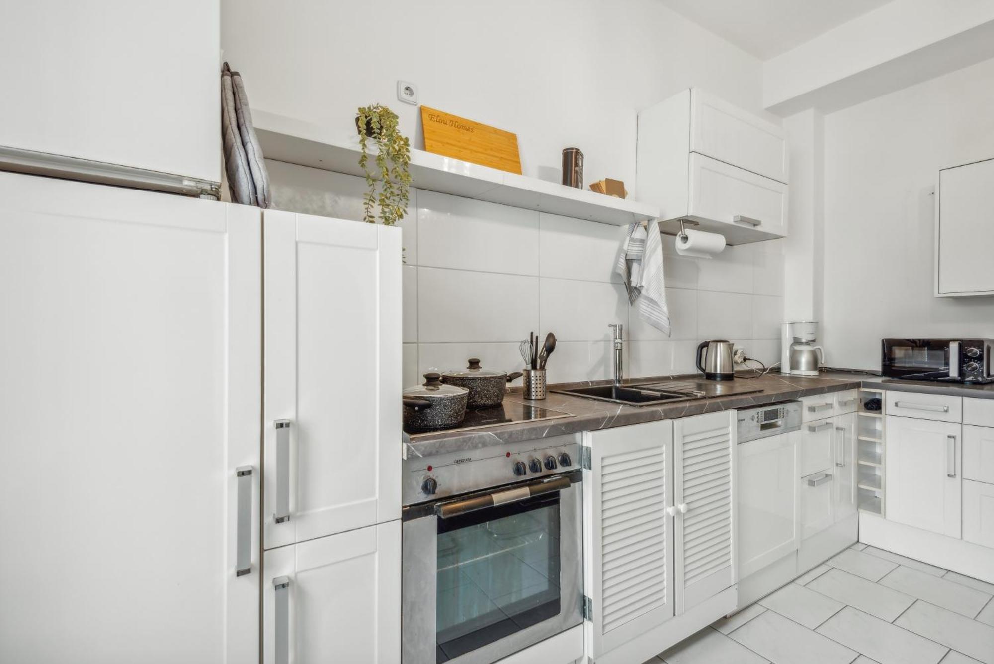 Zentrale Lage ... Ideal Fuer Geschaeftsleute, Monteure, Familien...3 Zimmer, Wlan, Smarttv Метманн Экстерьер фото